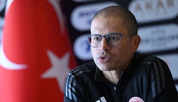 Antalyaspor Alex ile Yolları Ayırdı